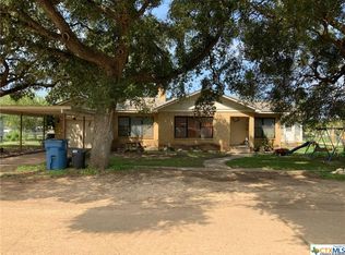 510 E 3rd St, Nixon, TX 78140