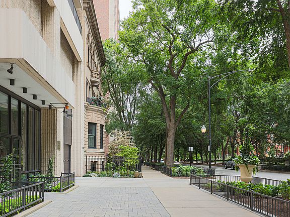 3rd image of 1516 N State Pkwy APT 5B