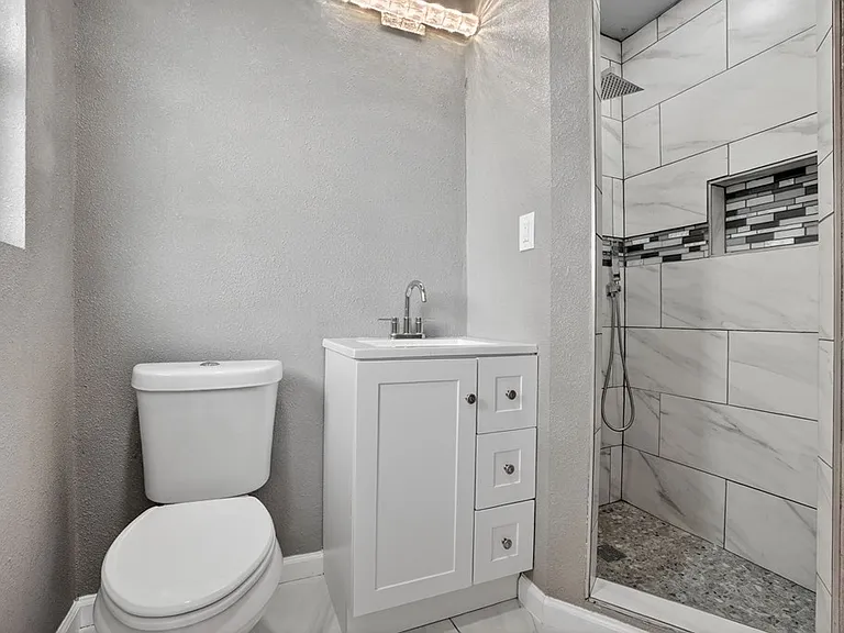 4427 Leddy Dr — Photo 20