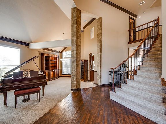 4th image of 1101 Cahill Way