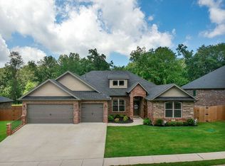 1303 Hickory St, Cave Springs, AR 72718