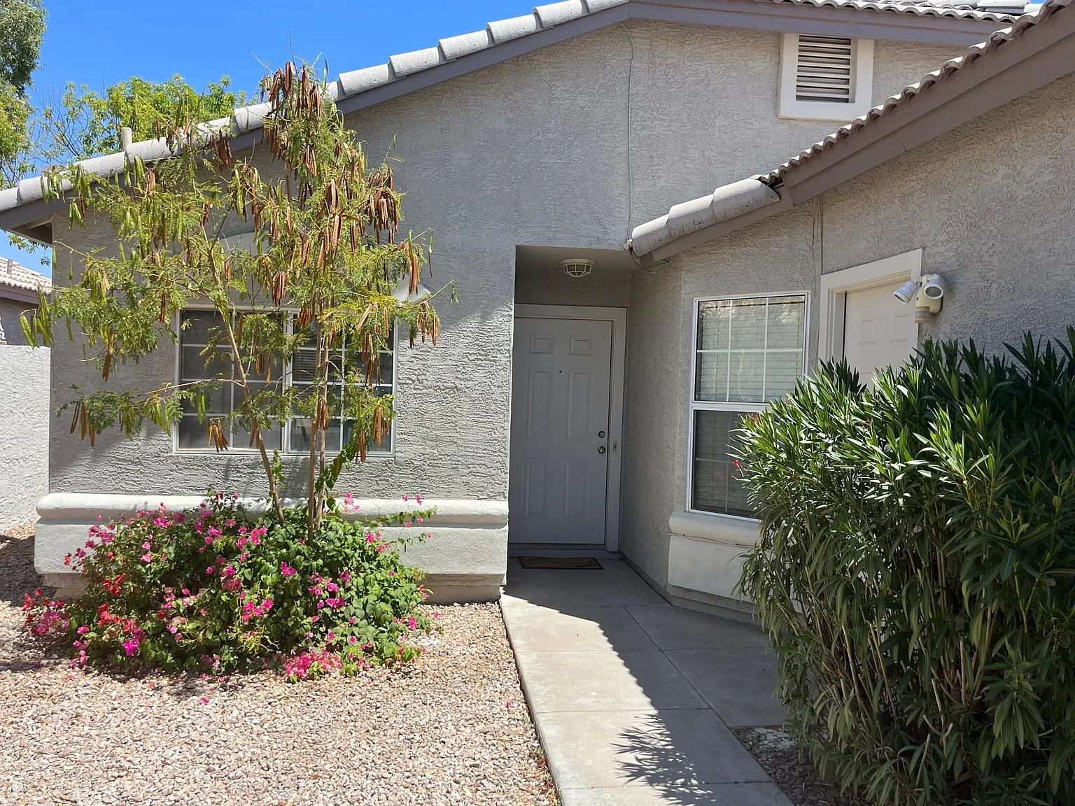 838 E Saragosa Street — Photo 1