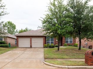 4825 Kingfisher Ln, Mesquite, TX 75181
