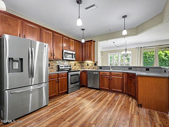 4th image of 11131 CASTLEMAIN Circle S