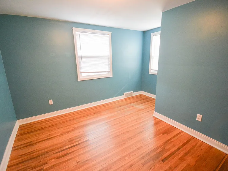 1418 3 1/2 St SE — Photo 10