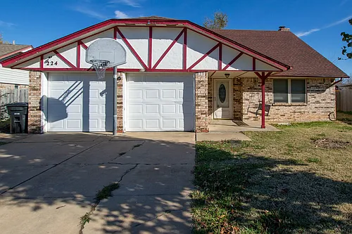 224 S Bouziden Dr Photo 1