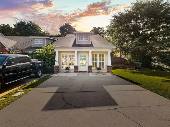 185 Little John Cir, Calera, AL 35040