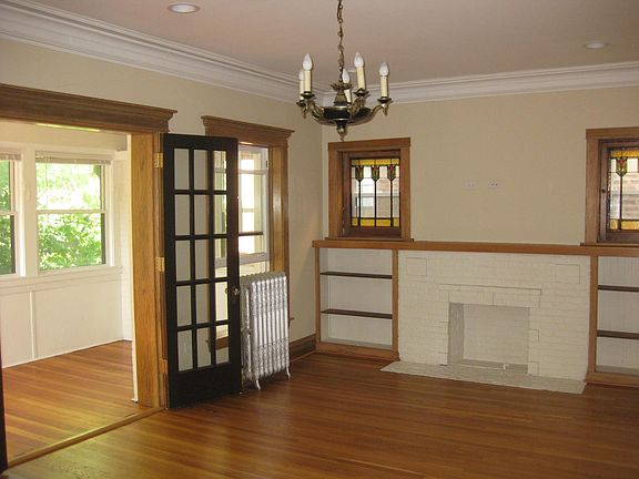 3rd image of 1253 W Thorndale Ave