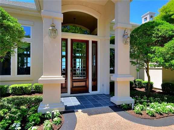 3rd image of 4815 River Place Blvd