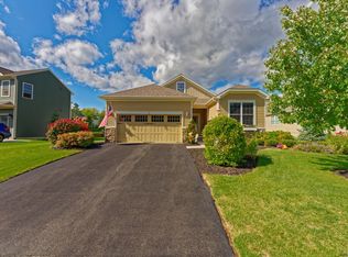 6 Beacon Dr, Watervliet, NY 12189