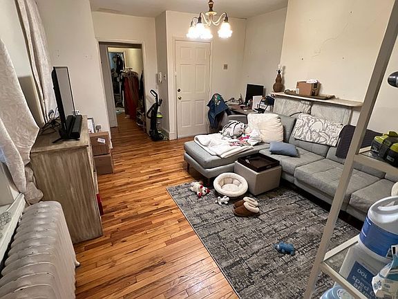 2nd image of 1715 Mount Vernon St APT 1