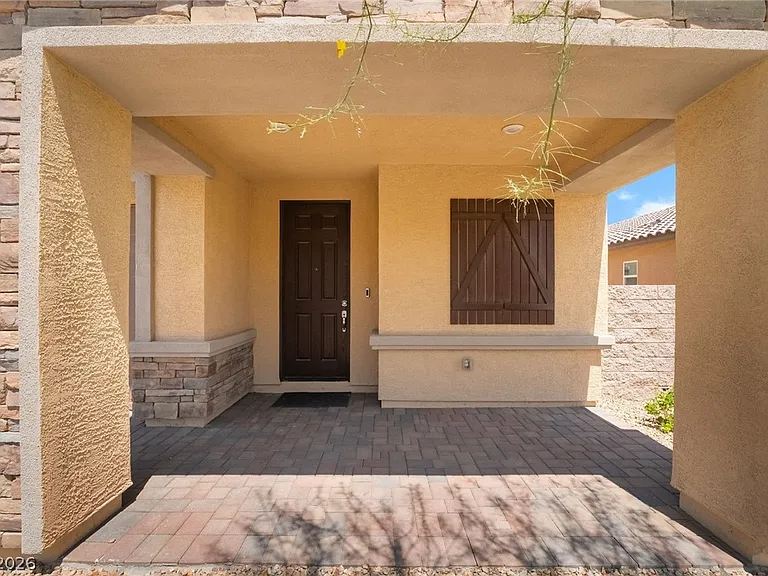 3952 Henny Ave — Photo 6