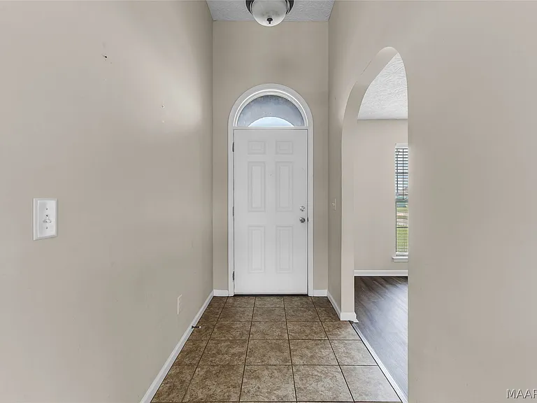 76 Zachary Cir — Photo 5