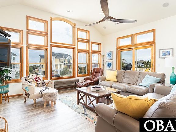 3rd image of 856 Lighthouse Dr