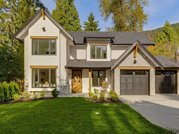 868 Canyon Blvd, North Vancouver, BC V7R 2J6