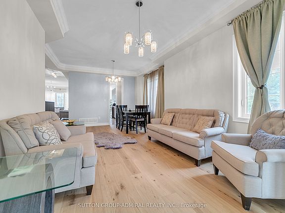4th image of 7 Gamble Glen Cres