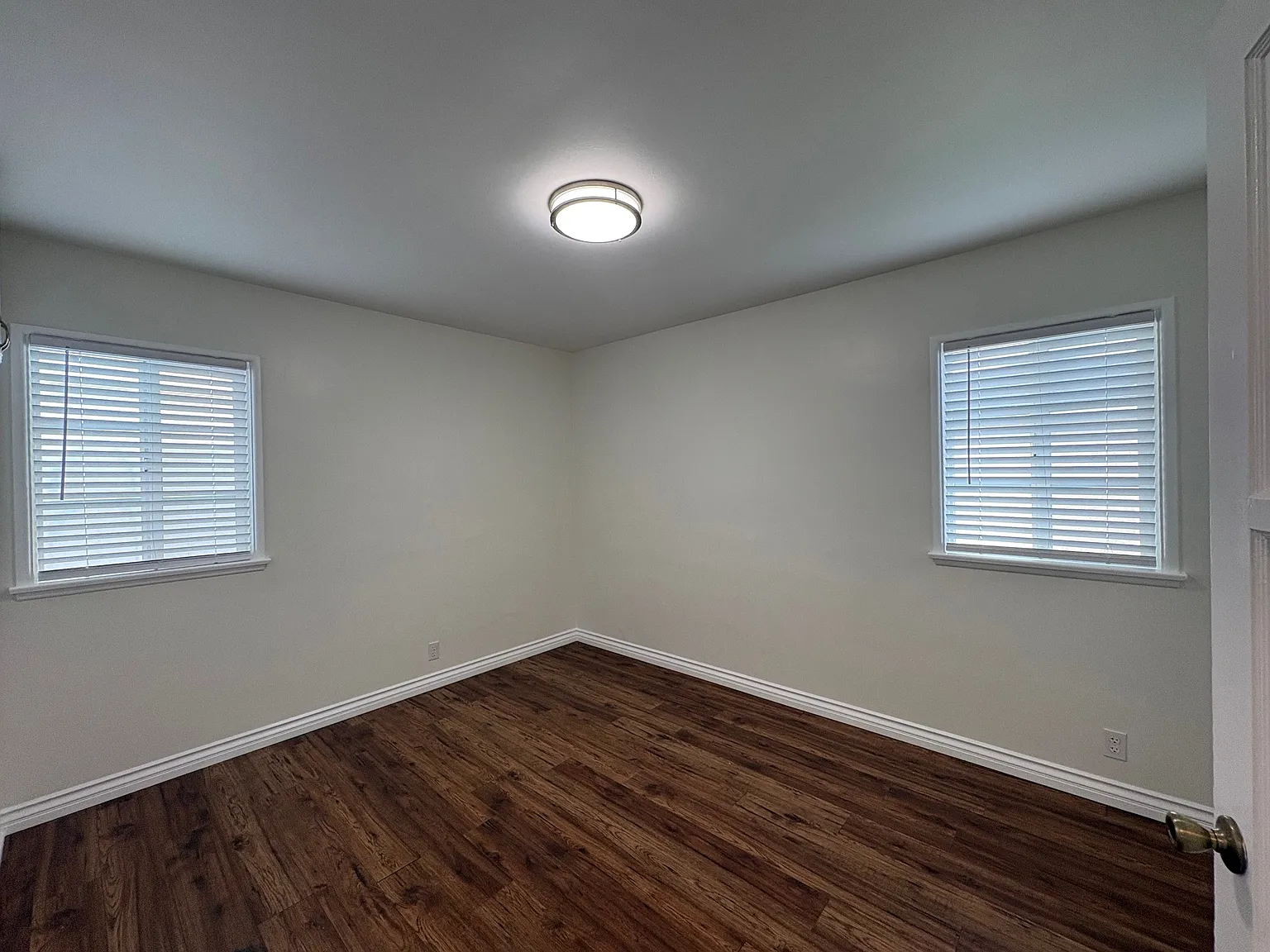 2 bed, 840 sqft, $2,800 — Photo 3
