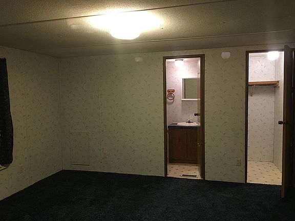 4th image of 3760 River Park Dr #3
