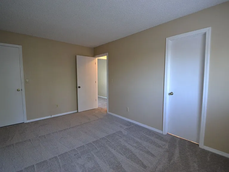 3535 Sydney Ter — Photo 10