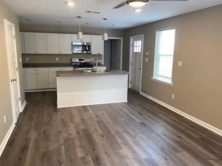 2395 Avery Ave — Photo 5