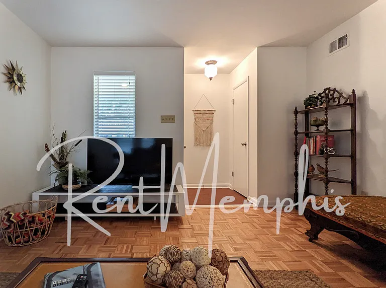 1609 Forest Ave — Photo 3