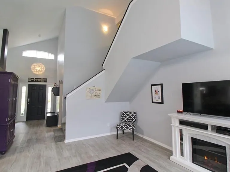 123 Pinewood Ct — Photo 4