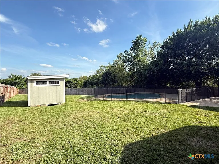 7112 Cokui Dr — Photo 24