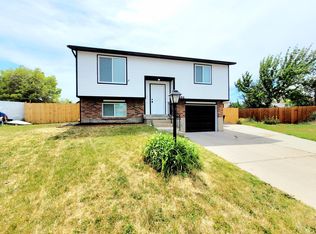 5586 S Crown Cir, Salt Lake City, UT 84129
