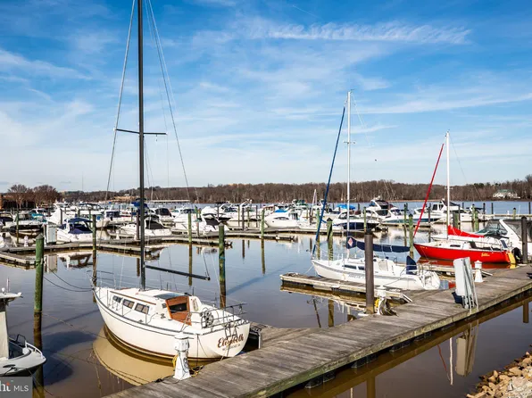 525 Belmont Bay Dr Unit 105, Woodbridge, VA 22191