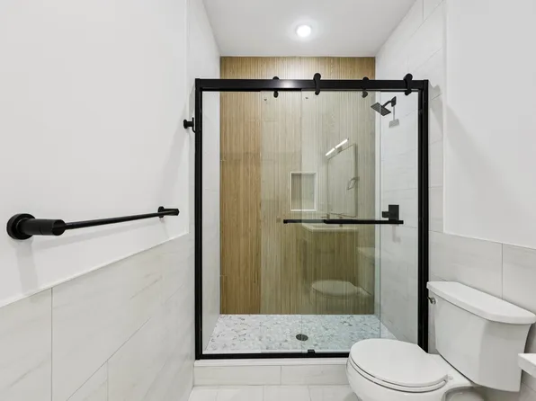 1003 Summit Avenue image 29 of 32