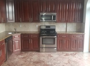 90-06 Holland Ave #4R, Far Rockaway, NY 11693