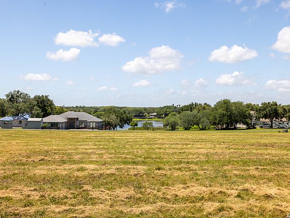 4th image of 0 Lakeshore LOT 14