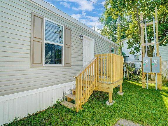 3rd image of 707 W Main St #14