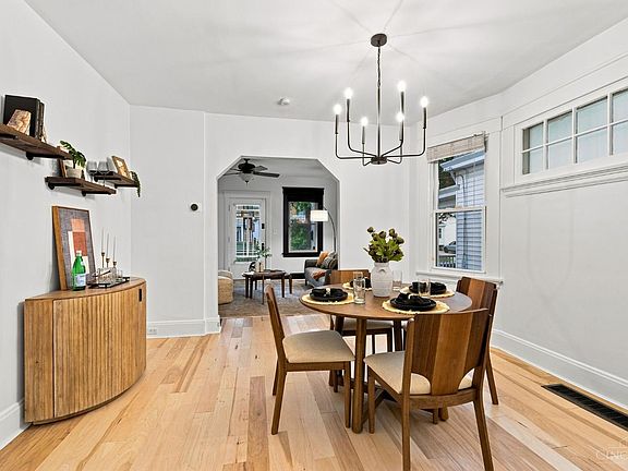 4th image of 3106 Markbreit Ave