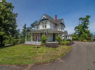 218 SE 5th St, Oakland, OR 97462