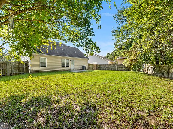 3rd image of 6783 Saganaw Dr