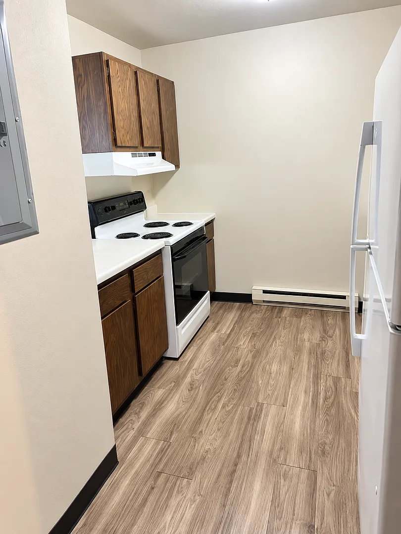 Park Ridge Apartments — Photo 2