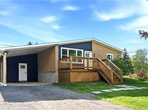 3 Thomson Dr, Moncton, NB E1G 4G8