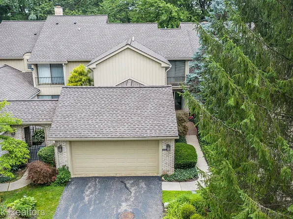 1337 Knollcrest Cir, Bloomfield Hills, MI 48304