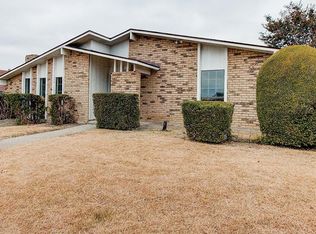 813 Wood Gln, Desoto, TX 75115