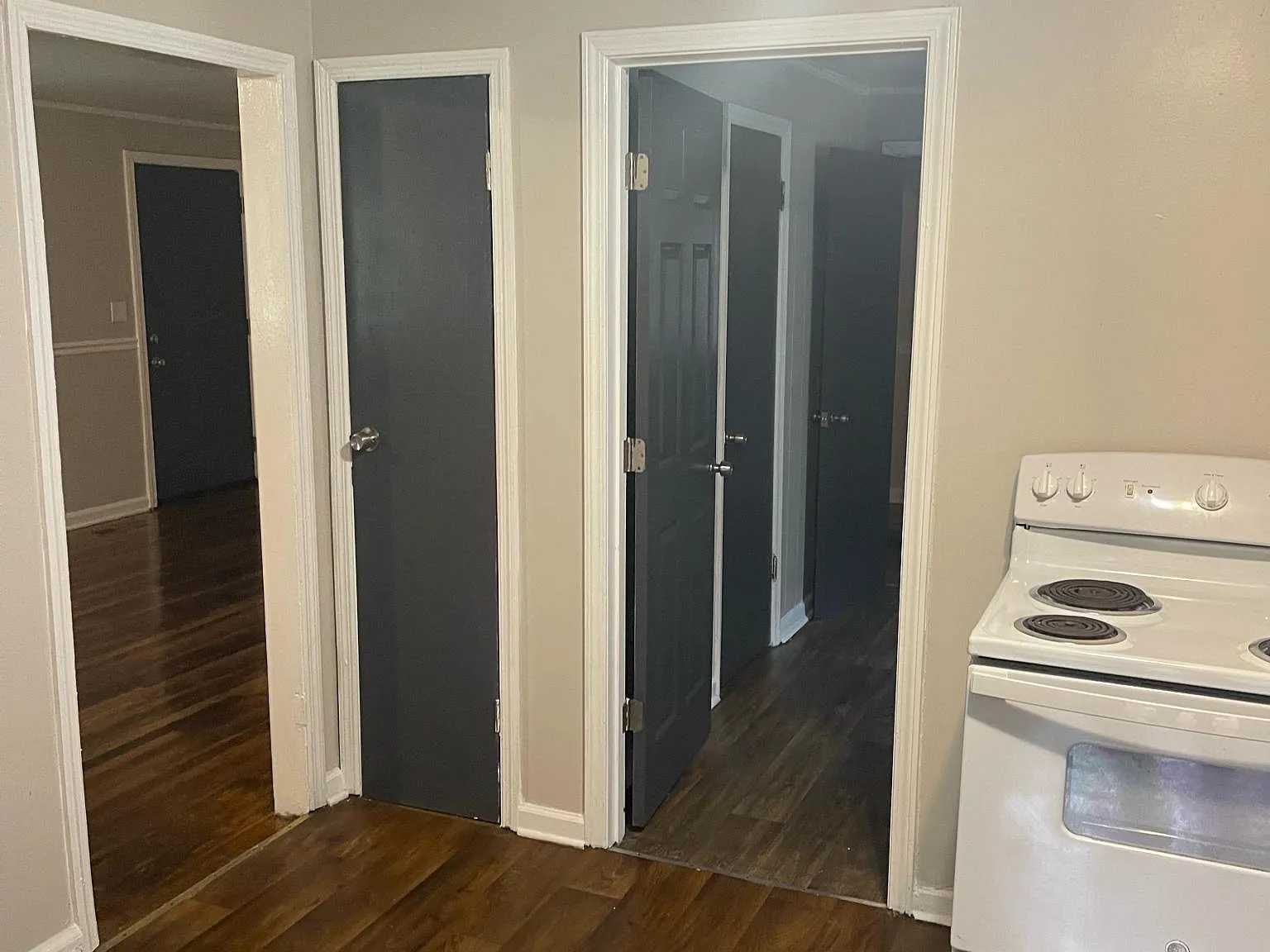 3 bed, 1053 sqft, $975 — Photo 4