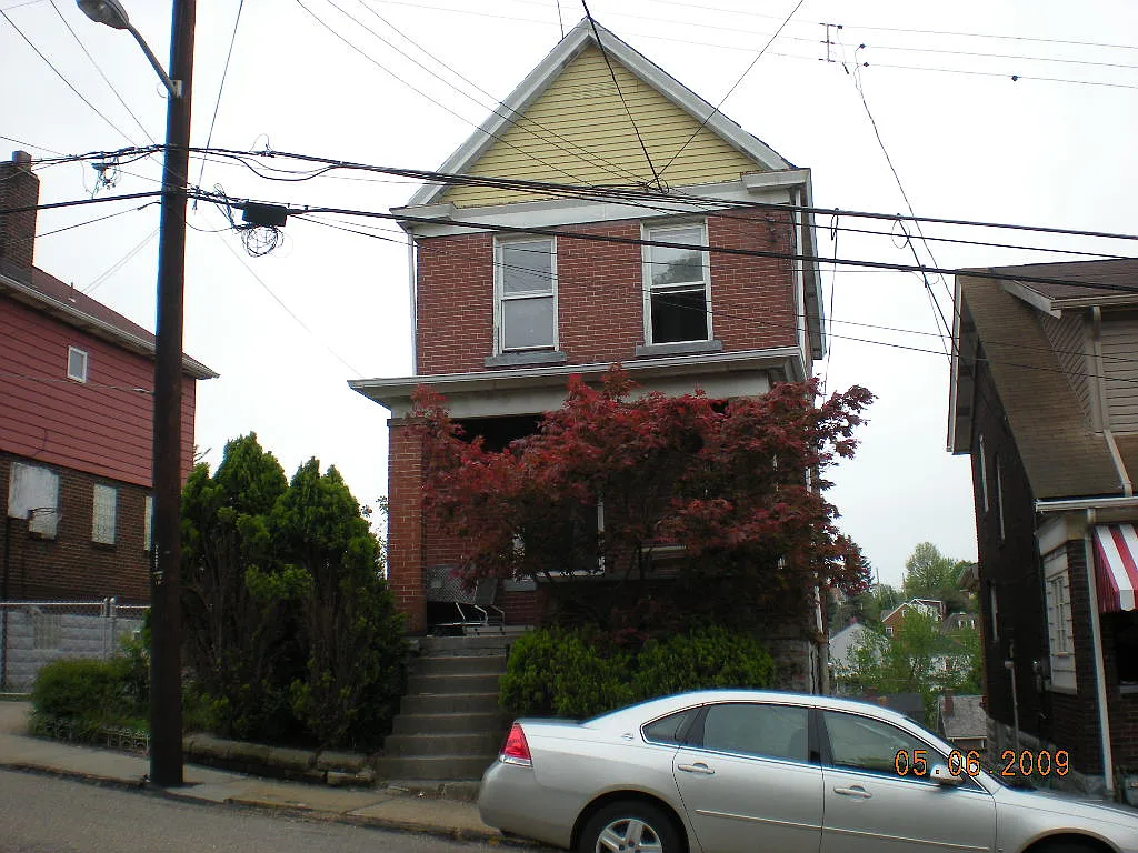 852 Lilac St photo 1