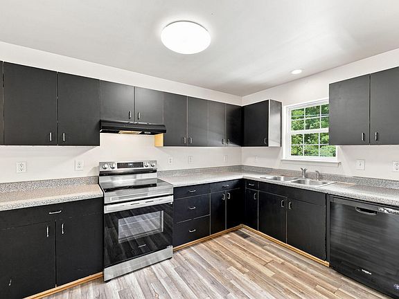 4th image of 323 Tinnin Rd