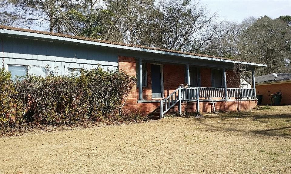 1st image of 1002 Mockingbird Ln