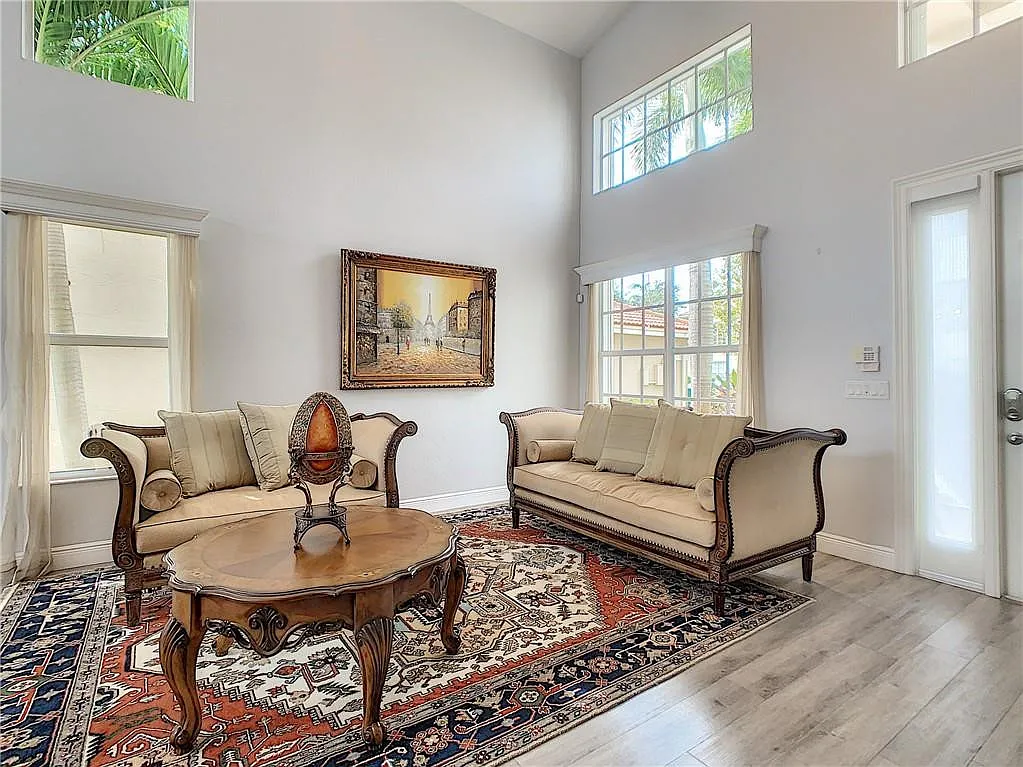 5 bed, 3.5 bath, 2899 sqft, $6,000 — Photo 3