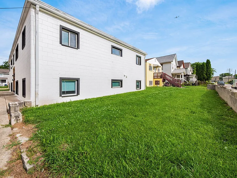940 Shoemaker Ave #2 — Photo 25