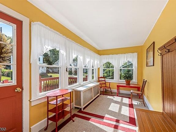 2nd image of 29 Garden Ave