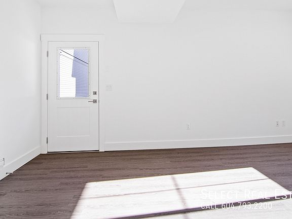 3rd image of 63886 Beech Ave #B