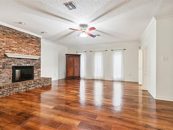 3rd image of 4651 Lennox Blvd