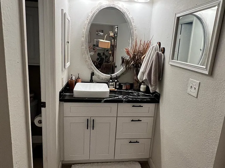 1435 Essex St #1 — Photo 9